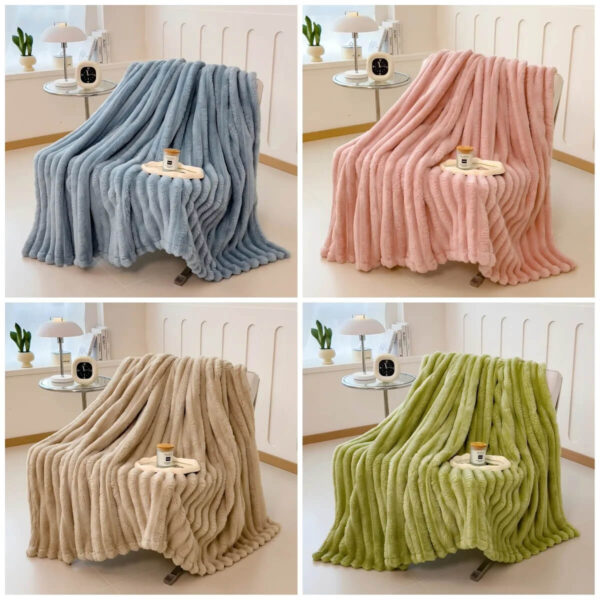 3 Ultra-Soft Striped Plush Throw Blanket – Cozy Ribbed Fluffy Cover for Bed & Sofa (100×150cm)