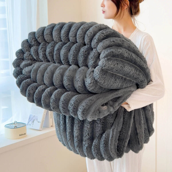 4 Ultra-Soft Striped Plush Throw Blanket – Cozy Ribbed Fluffy Cover for Bed & Sofa (100×150cm)